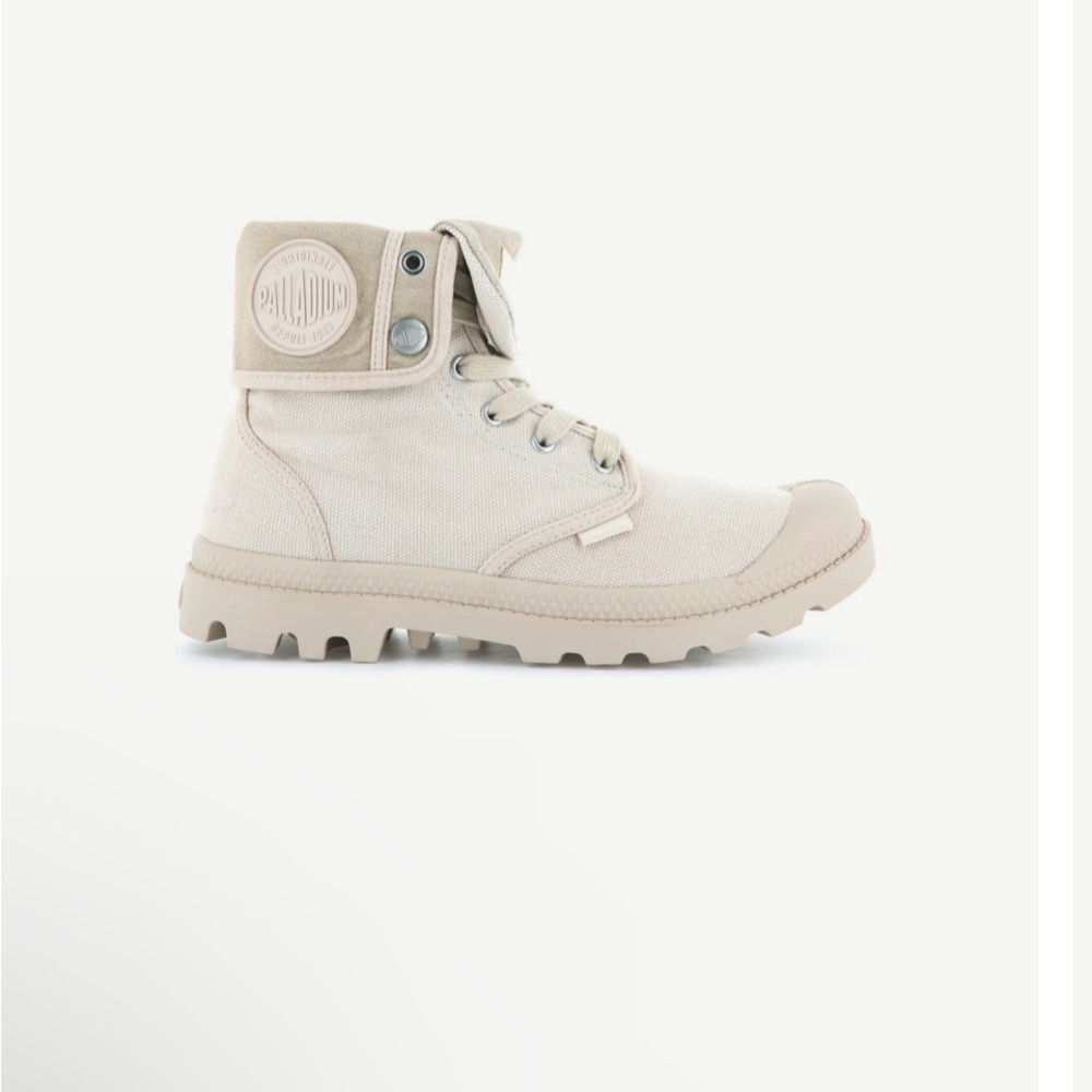 🆕. Palladium Baggy Vapor metal color Men’s Canvas Boots. . Only one 8.5